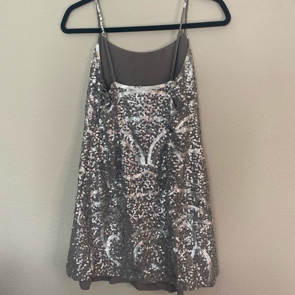 BCBG Silver Sequin dress Size 4 - Picture 2 of 7
